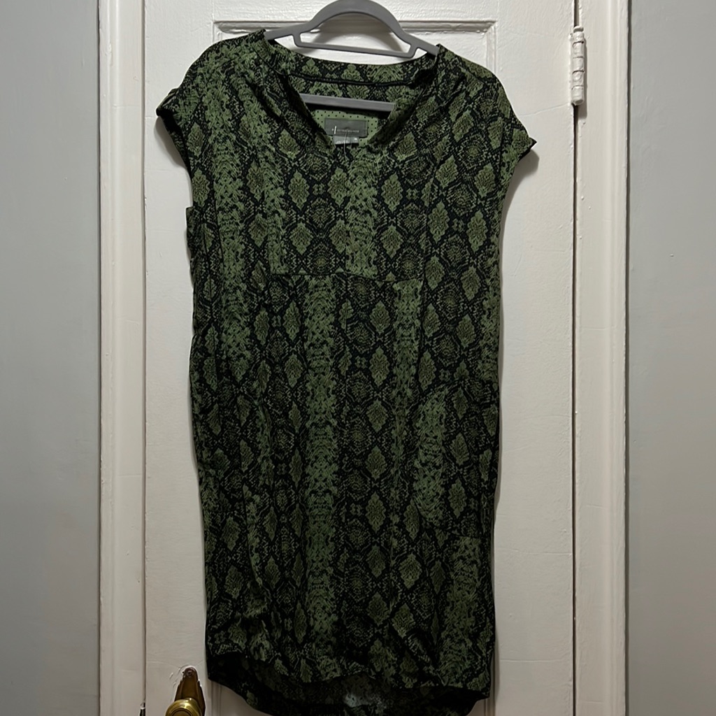 Nwt Anthropologie Green And Black Snakeskin Shift Dress. Size Xs